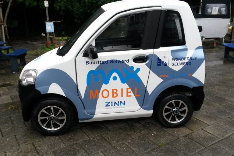 Nieuw: twee elektrische buurttaxi's in Selwerd voor de korte ritjes